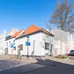 Sersea - Spacious Holiday House In Ostend With Garage
